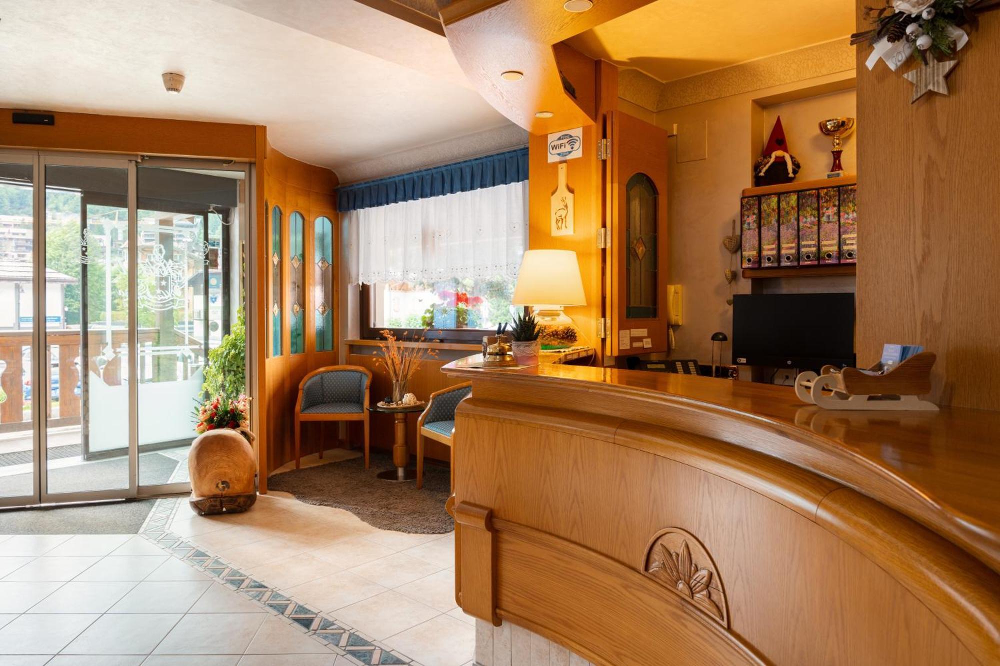 Hotel Villa Emma Madonna di Campiglio Exterior photo